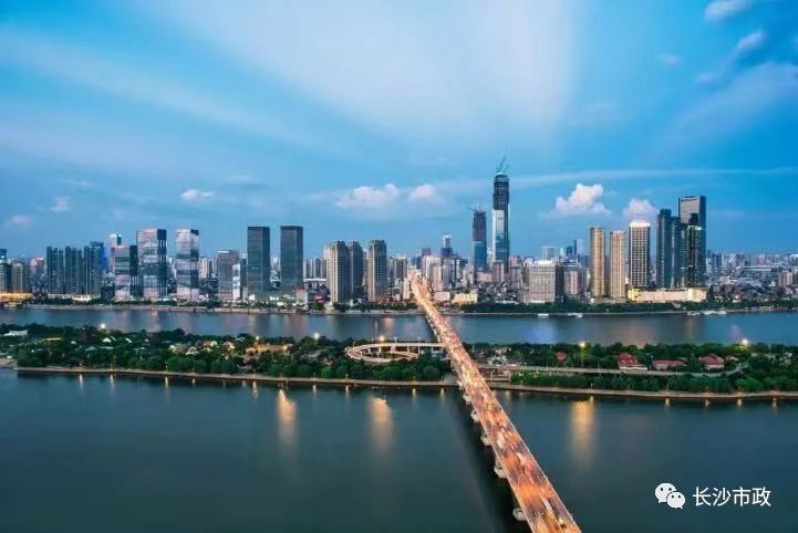 以城市，見未來；與城市，共成長